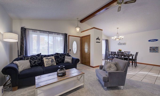 Westland House | 3 bedroom 2 bathroom whole house- up to 8 people
