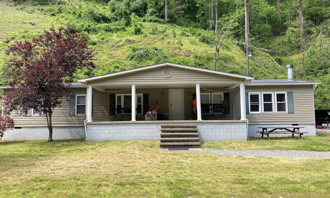 Matewan House | 3 bedroom, 3 bath home in Matewan, WV. 1 mile from the Devil Anse trailhead.