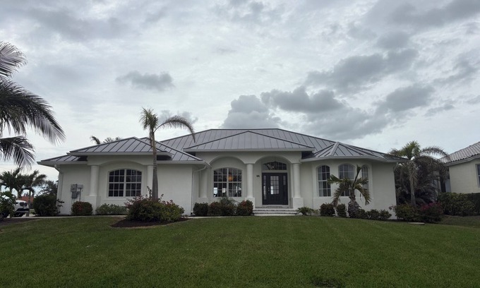 Cape Haze House | 3 bedroom 4 bathroom house , heated pool , close to market and dining .