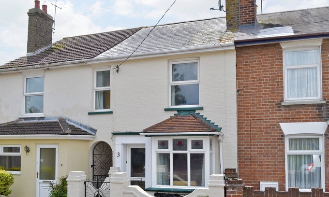 Colchester Cottage | 3 bedroom accommodation in Brightlingsea