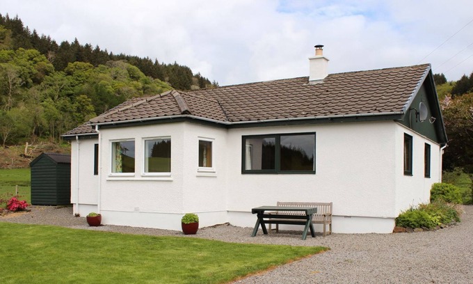 Isle of Seil Cottage | 3 bedroom accommodation in Ardmaddy Castle, near Oban