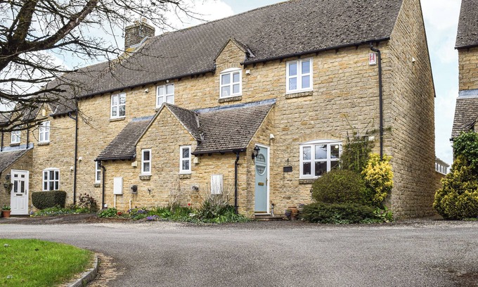 Little Rissington Cottage | 3 bedroom accommodation in Little Rissington, near Bourton on the Water