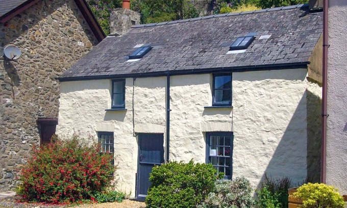 Fishguard Apartment | 3 bedroom accommodation in Lower Town