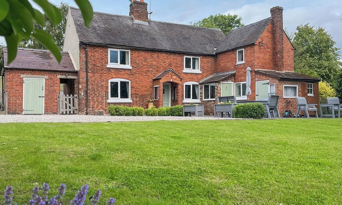 Ashbourne Cottage | 3 bedroom accommodation in Shirley, near Ashbourne