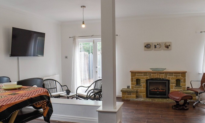 Hazel Grove Cottage | 3 bedroom accommodation in Hazel Grove, Stockport