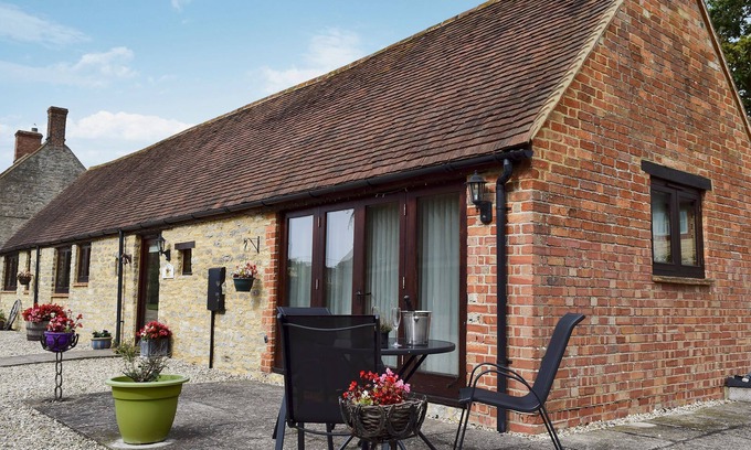 Charlton-on-Otmoor Cottage | 3 bedroom accommodation in Ambrosden