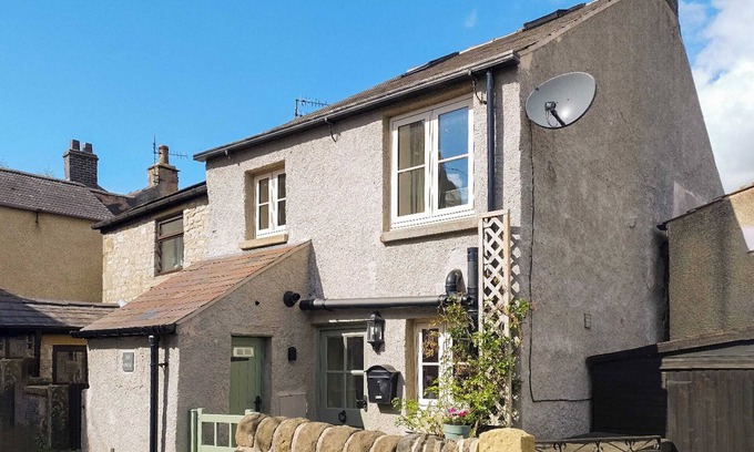 Peak District Cottage | 3 bedroom accommodation in Bradwell
