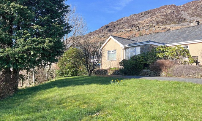 Manod Cottage | 3 bedroom accommodation in Mnaod, near Blaenau Ffestiniog