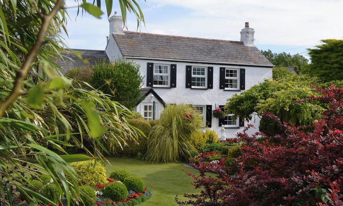 Newquay Cottage | 3 bedroom accommodation in Crantock, near Newquay