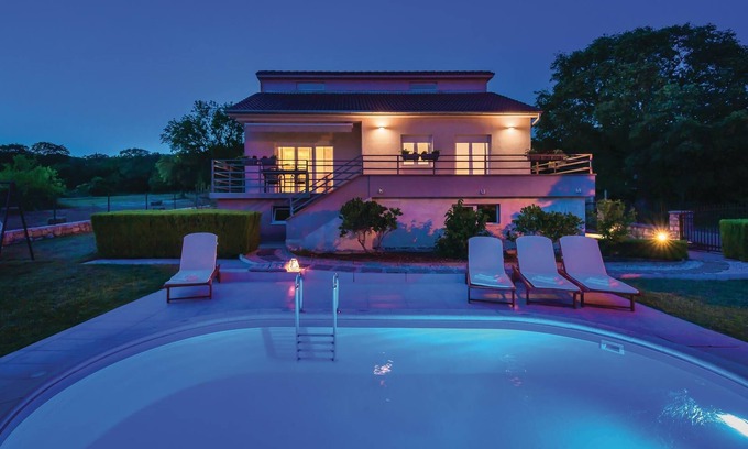 Drnis House | 3 bedroom accommodation in Drnis
