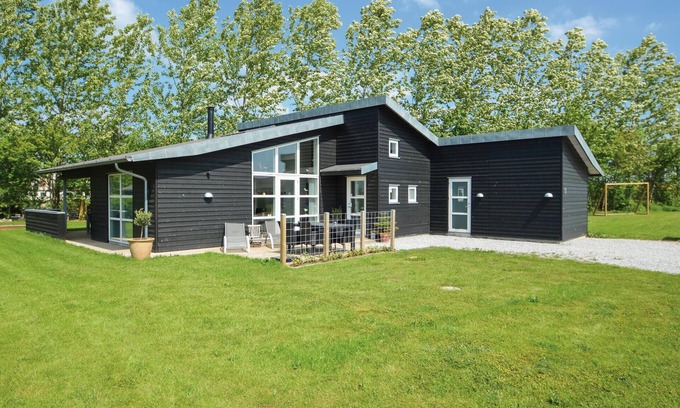 Flovt Strand House | 3 bedroom amazing home in Haderslev