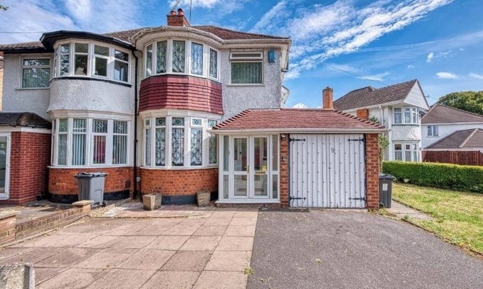 Bloxwich Apartment | 3-bedroom apartment in awesome Birmingham with WiFi