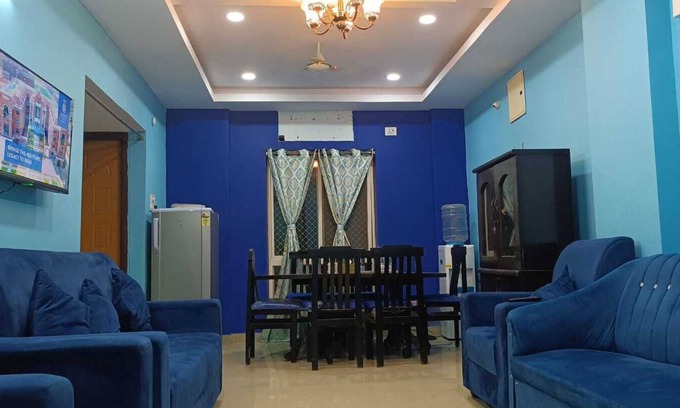 Hyderabad Apartment | 3-bedroom apartment in charming Hyderabad with WiFi, AC and private parking