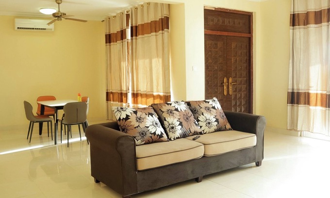 Tema Apartment | 3-bedroom apartment in welcoming Tema with AC, WiFi. Enjoy your stay
