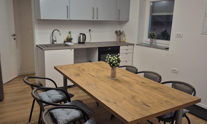 Neum Apartment | 3 Bedroom apartment with seaview upto 9 persons.