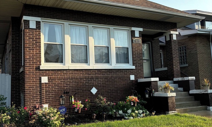 Cragin Apartment | 3-bedroom apt .on North Side! Great location between downtown and the airport.