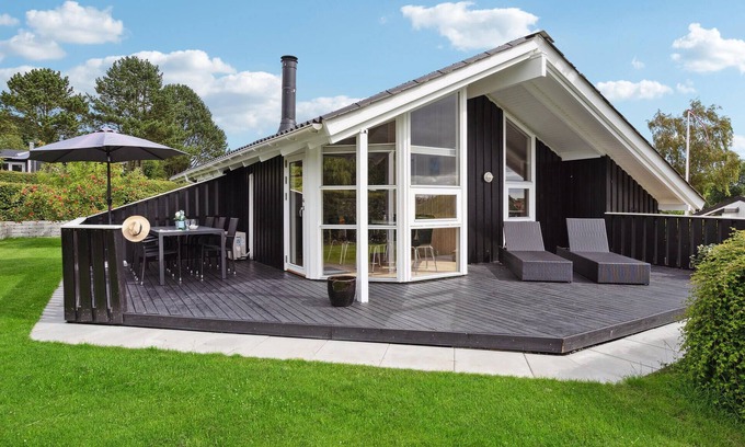 Hejlsminde Strand House | 3 bedroom awesome home in Hejls