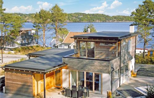 Bomlo House | 3 Bedroom Awesome Home In Mosterhamn