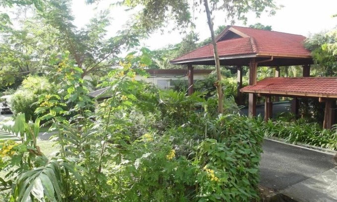 Kuala Teriang Apartment | 3 Bedroom Beachfront Apartment