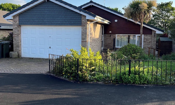 Wylam House | 3 Bedroom bungalow. Sleeps 7. In heart of Northumberland. Central location.