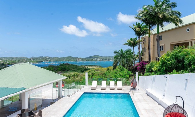 Falmouth Harbour House | 3-bedroom condo in fabulous Falmouth Harbour with WiFi, AC