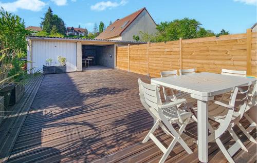Saint-Gaultier House | 3 Bedroom Cozy Home In Saint-Gaultier