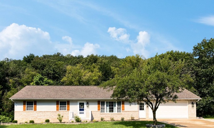 Decorah House | 3 Bedroom Decorah Home - backing up to the bluffs & stream