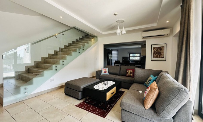 Labone House | 3 Bedroom Duplex in Labone with a rooftop pool