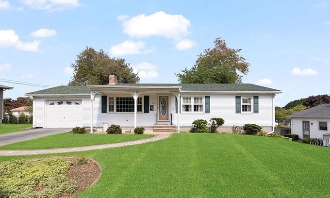 West Warwick House | 3 Bedroom Family Home Near East Greenwich RI