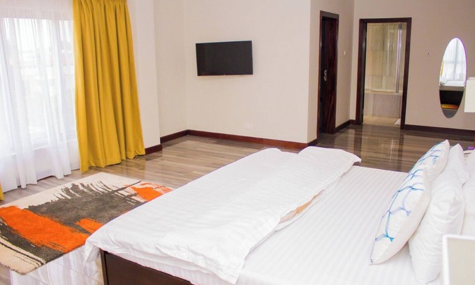 Accra Apartment | 3 bedroom furnished rooftop suite located at a serine environment.
