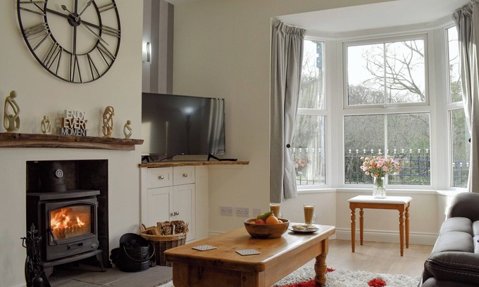 Loftus Cottage | 3 bedroom accommodation in Loftus, near Saltburn-by-the-Sea