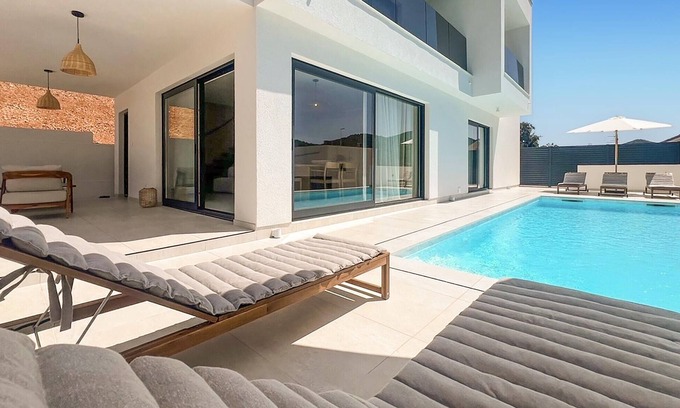 Zman House | 3 bedroom gorgeous home in Zman