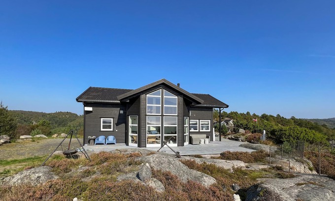 Lyngdal House | 3 bedroom gorgeous home in Lyngdal