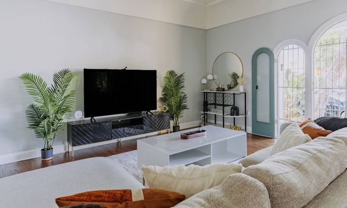 Willmore House | 3 bedroom home in downtown long beach with dedicated work spaces