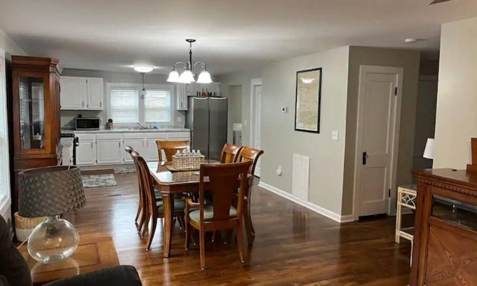 Stollings House | 3 bedroom home quiet neighborhood close to trails