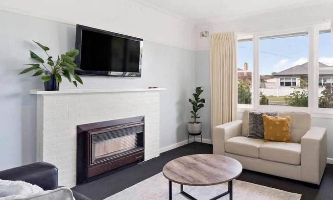 Alfredton House | 3 Bedroom House At Ballarat Lake Wendouree