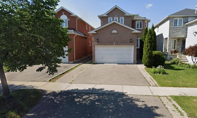 Richmond Hill House | 3 bedroom house furnished, Richmond Hill, Bathurst/Elgin Mills