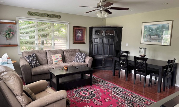 Mundelein House | 3-bedroom House in Cozy Mundelein with Private Patio and Grill