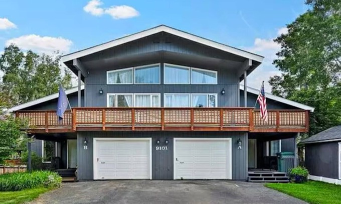 Sand Lake House | 3-bedroom house in marvelous Anchorage with a lake access