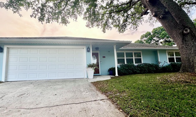 Vero Beach South House | 3-bedroom house in Vero Beach; 10 minutes from beach