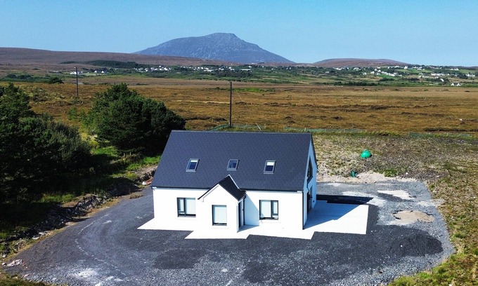 Saula House | 3-bedroom house on brilliant Achill Island