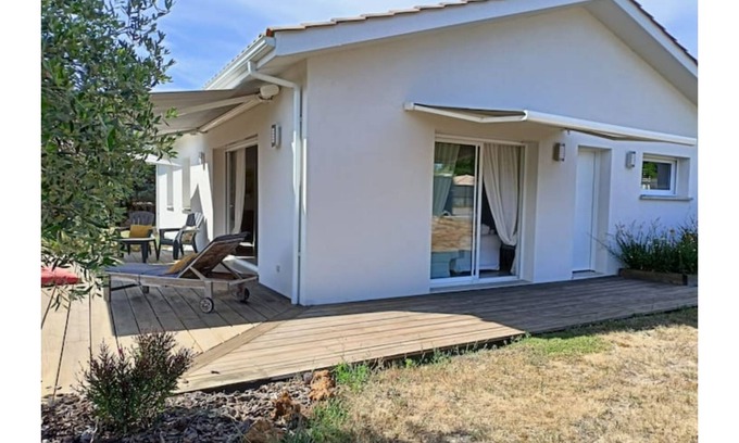 Salles House | 3 bedroom house on the edge of a forest