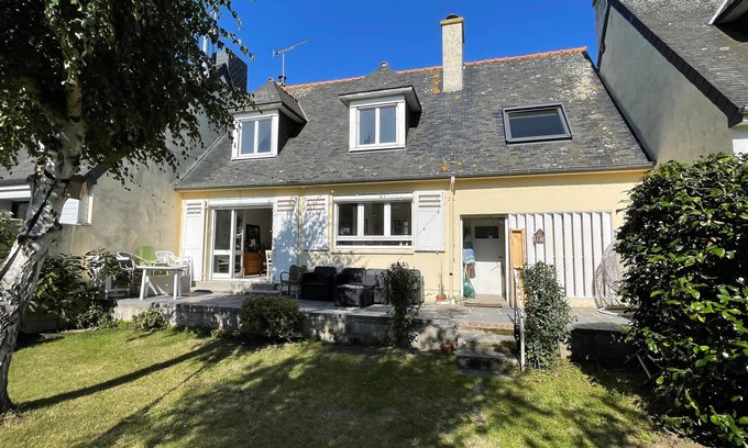Saint-Ideuc House | 3-bedroom house, south-west sunny garden, beaches and shops on foot(700m)