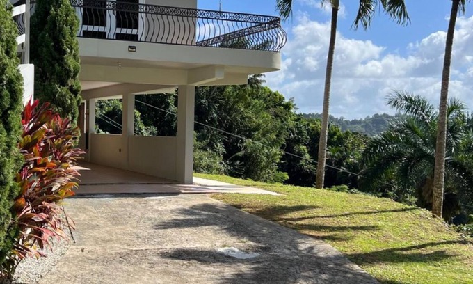 Canaboncito House | 3-bedroom house with Solar Energy, Water cistern, AC, and high speed internet.