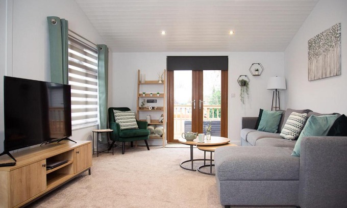 Fangfoss Apartment | 3 Bedroom lodge with hot tub