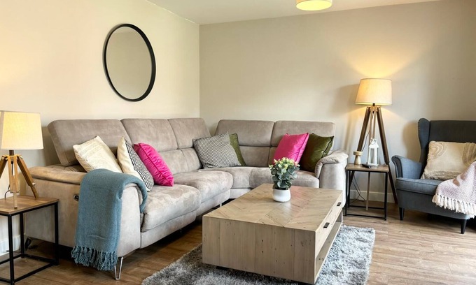 Shrewsbury House | 3 Bedroom Modern Property