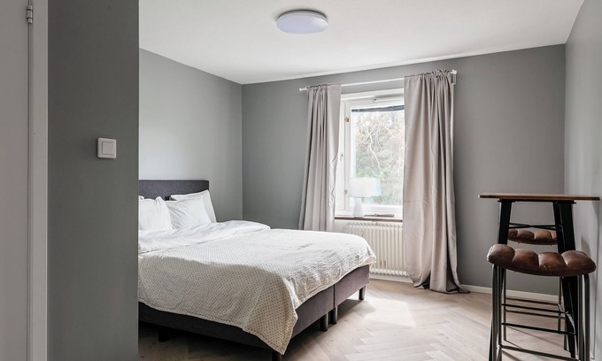 Bandhagen Apartment | 3 Bedroom Newly Renovated City Apartment