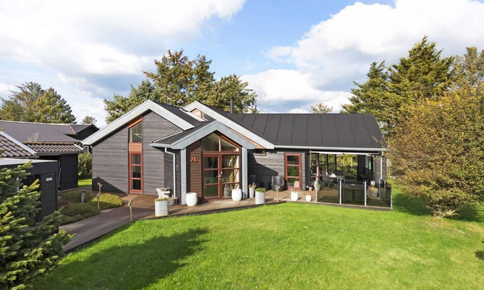 Lonstrup House | 3 bedroom nice home in Hjørring