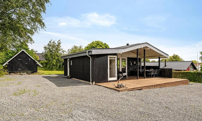 Floutrup House | 3 bedroom nice home in Roslev