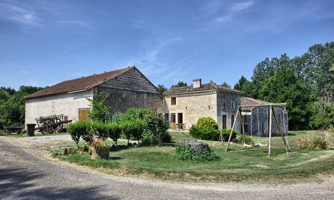 Soussac House | 3 bedroom old stone house in the heart of a wildlife reserve